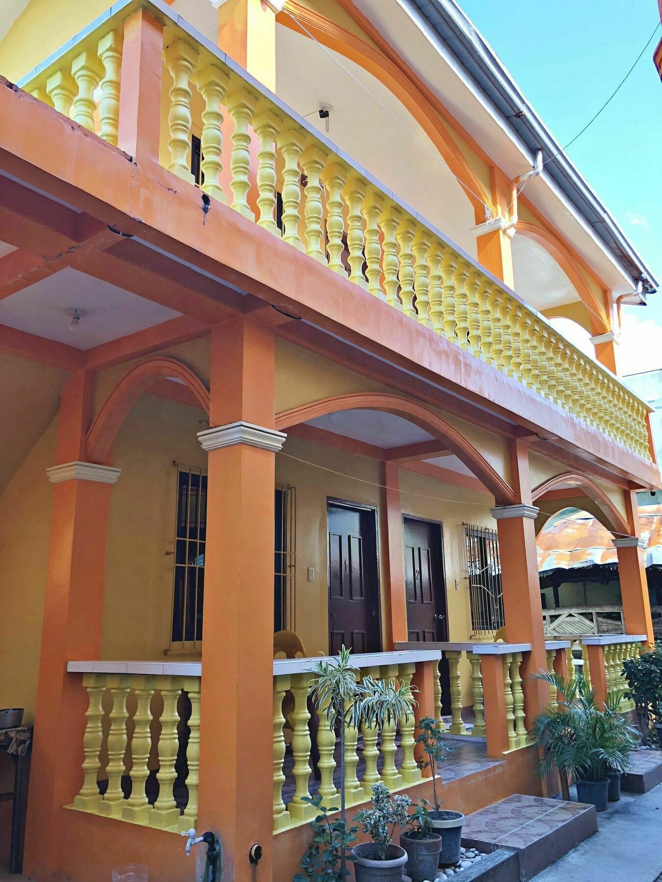 Queen Of Isle Cottages And Restaurant Puerto Galera Exterior photo