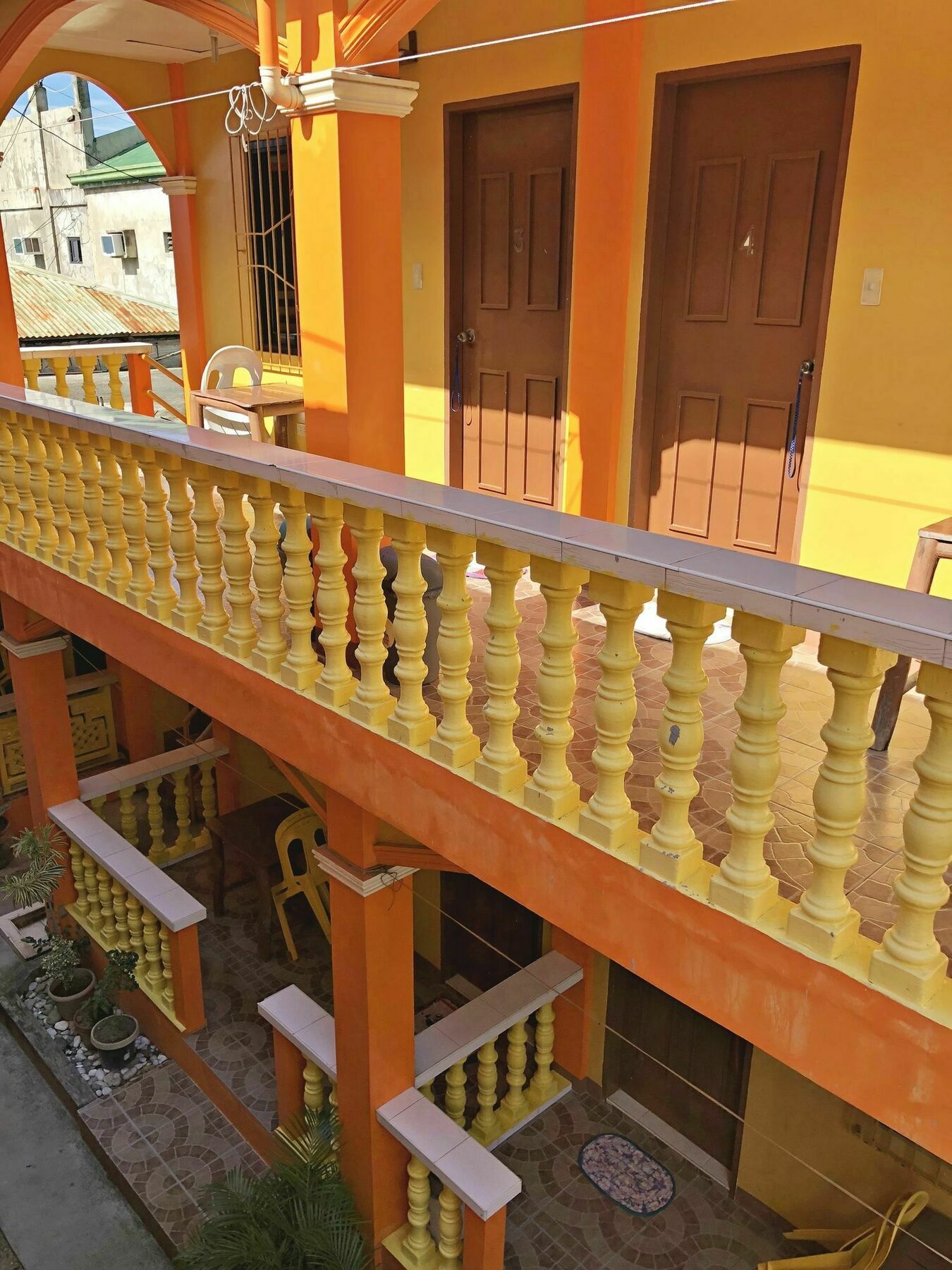 Queen Of Isle Cottages And Restaurant Puerto Galera Exterior photo