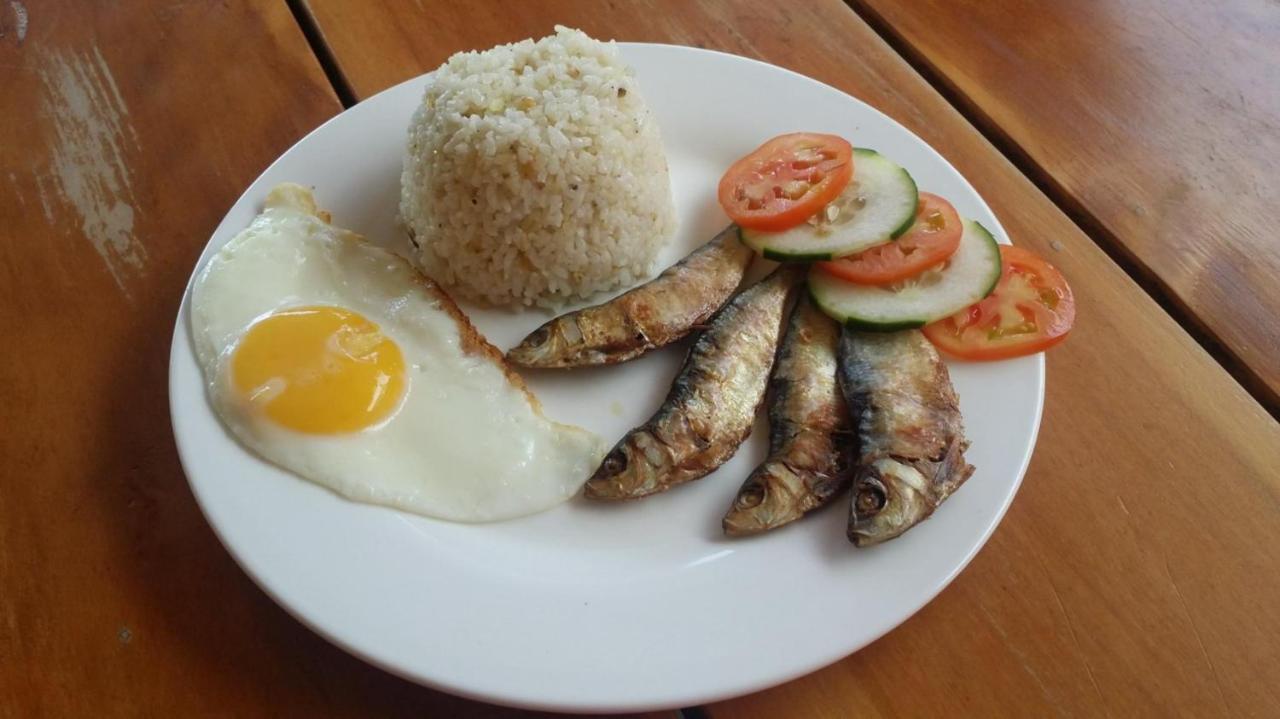 Queen Of Isle Cottages And Restaurant Puerto Galera Room photo